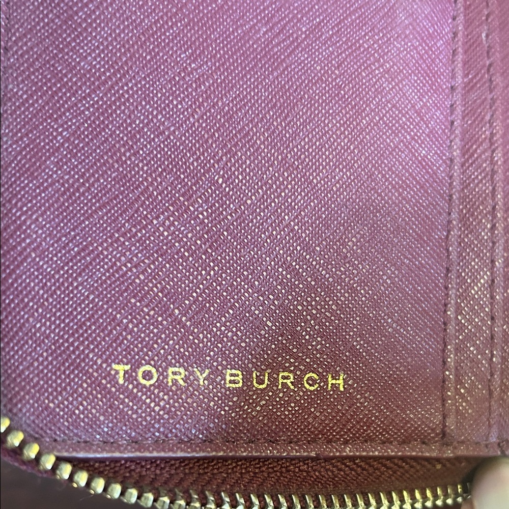 Tory Burch Saffiano Zip Wallet - Picture 5 of 9